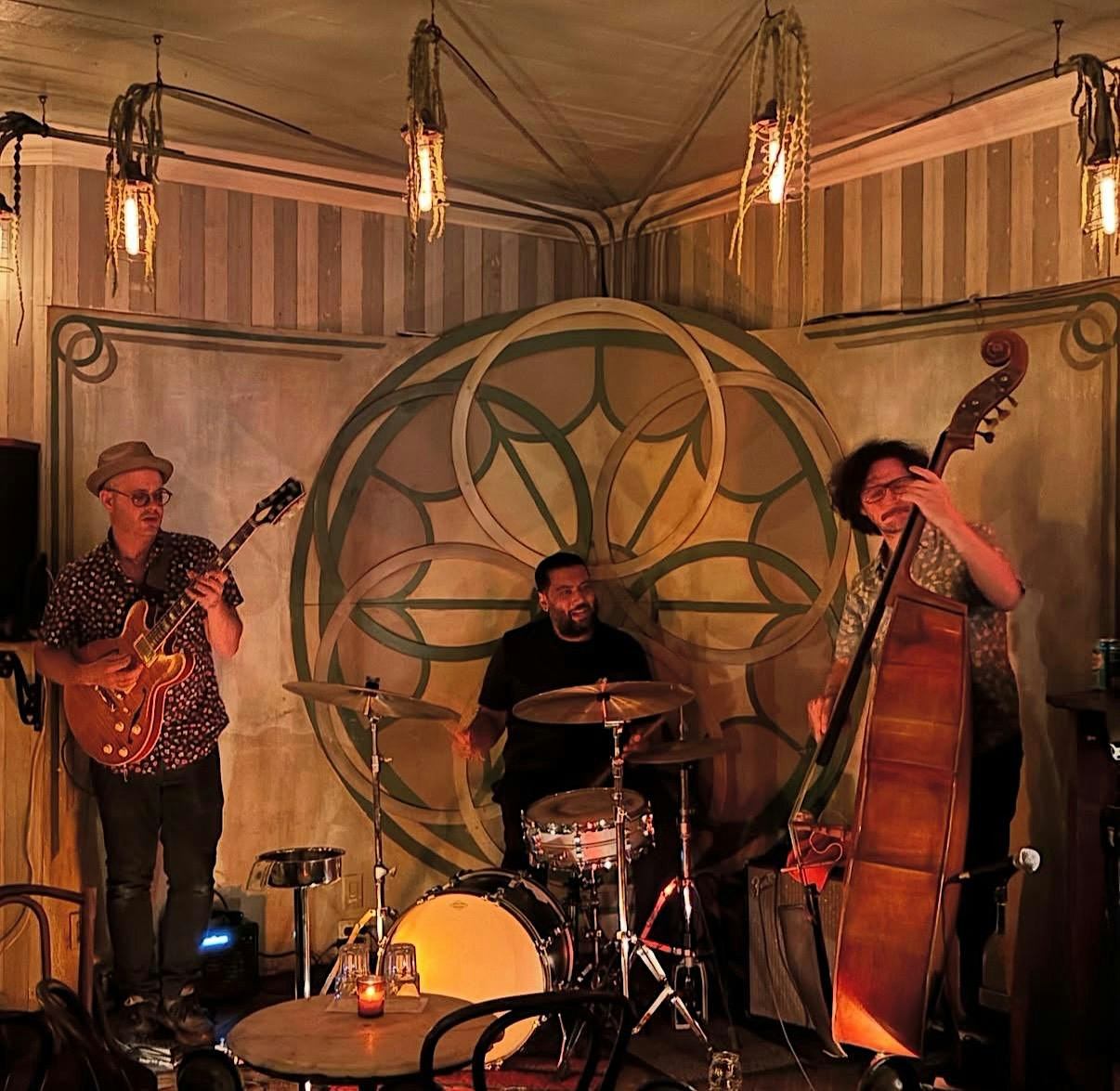 Jazz with  Julian Smith Trio